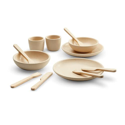 PlanToys® Pretend Play Wooden Tableware Set for Kids | 16-Piece Montessori Kitchen Toy Set with Plates, Cups, Bowls & Utensils | Eco-Friendly, Non-Toxic Toy for Toddlers & Preschoolers
